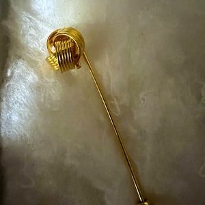 VINTAGE Women’s Gold Knot Broach/Pin